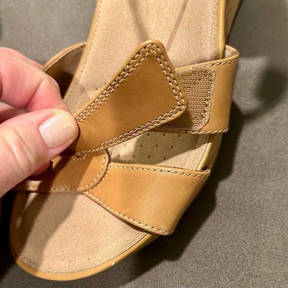 Clarks Unstructured Adjustable Strap Strap Wedge Sandals. Size 7 1/2 - Picture 2 of 11